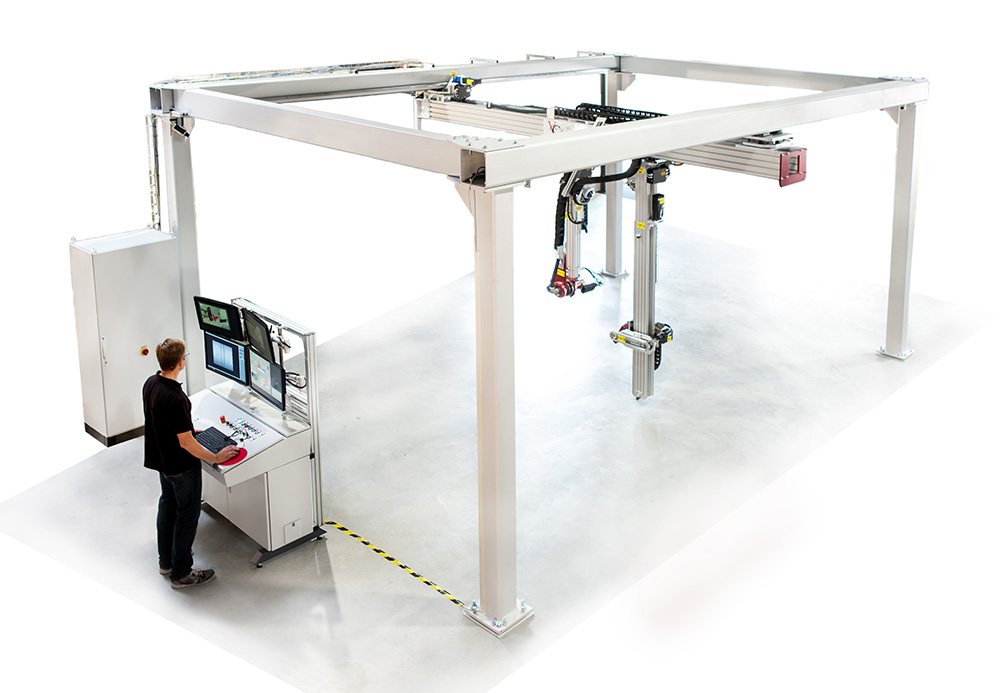 The XRH Gantry is a roof-mounted system with seven independent axes.